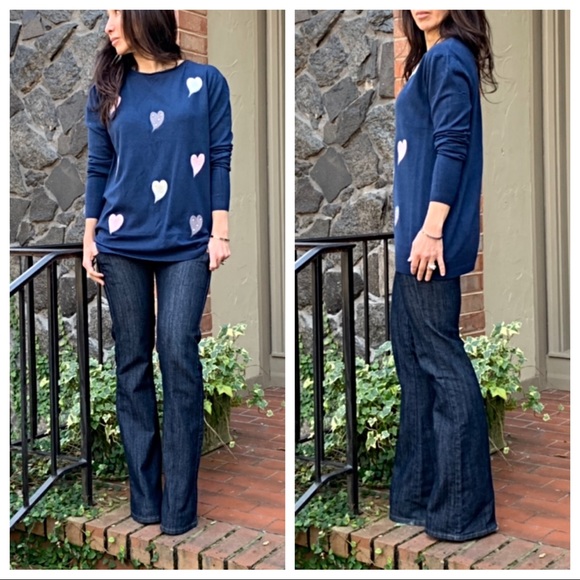 ✨LAST ONE ✨PARIS✨HEARTS SWEATER - Picture 3 of 6